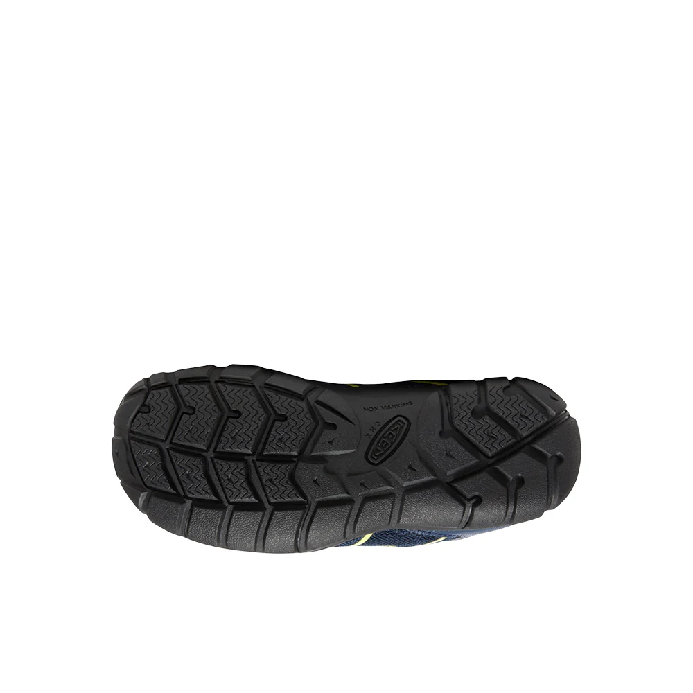 Chandler 2 CNX Slip On Sneakers (Little Kid) - Image 4