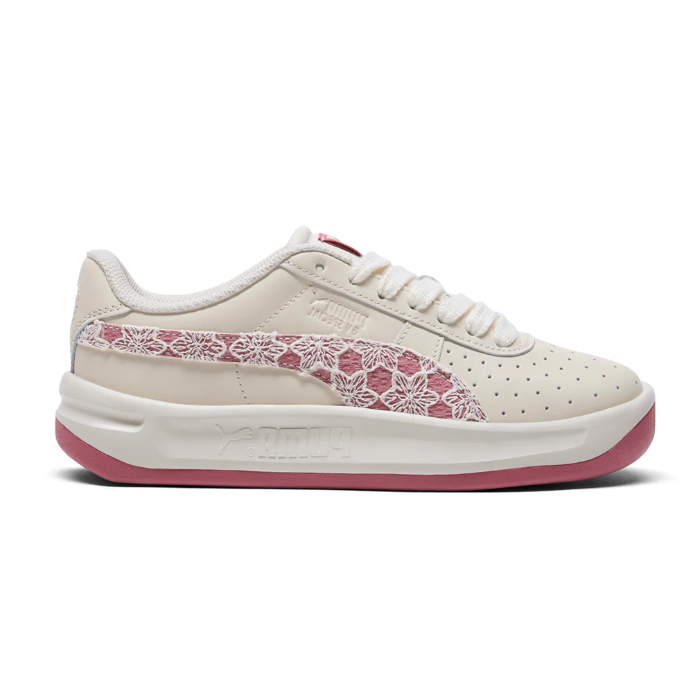 GV Special Bloom Lace Up Sneakers