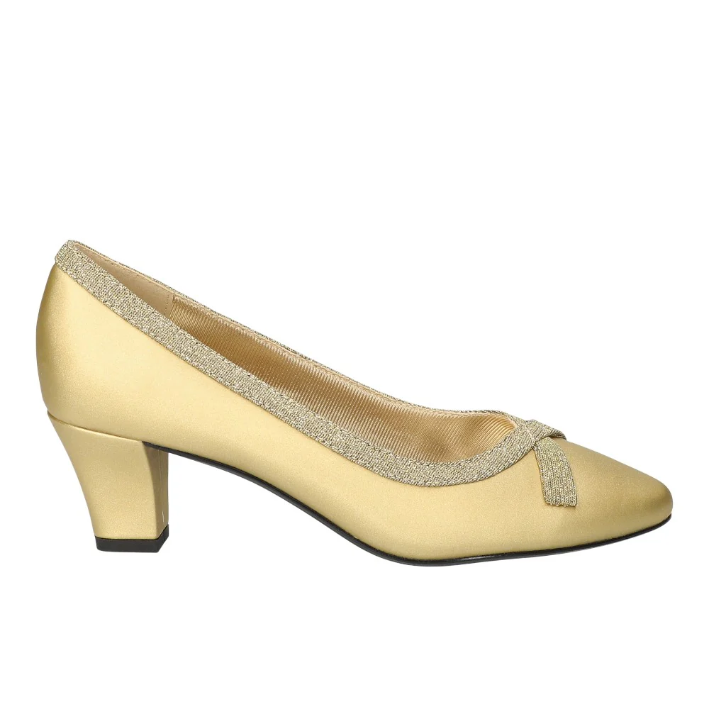 Kata Topline Bow Round Toe Pumps