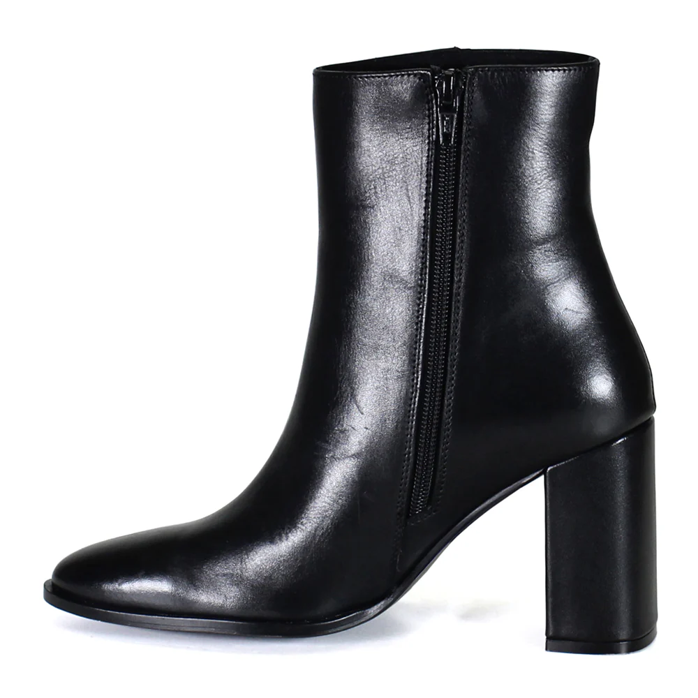 Trav Ler Pointed Toe Zippered Boots - Image 3